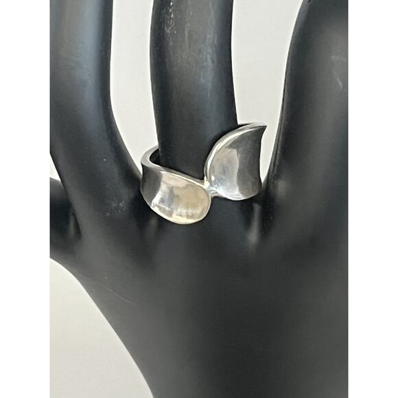Silpada sterling silver 'Keep On Touch' 925 Wrap Ring style ring Size 8 - Picture 1 of 2